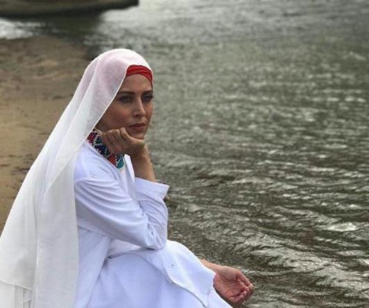 مهتاب کرامتی در کنار دریا (عکس)