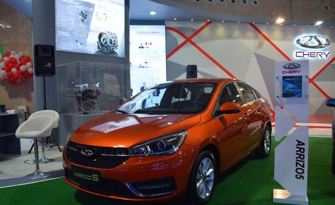 نمایش چری آریزو٥ الکترونیکی در نمایشگاه تهران : چری به دنبال انرژی پاک