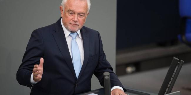 درخواست اخراج سفیر ایالات متحده آمریکا از آلمان درخواست اخراج سفیر ایالات متحده آمریکا از آلمان