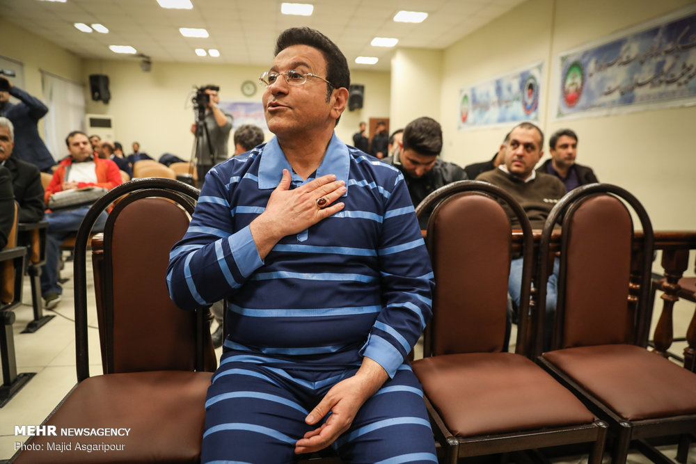 آقای عابر بانک فوتبال و 7 واقعیت اقتصادی و اجتماعی آقای عابر بانک فوتبال و 7 واقعیت اقتصادی و اجتماعی