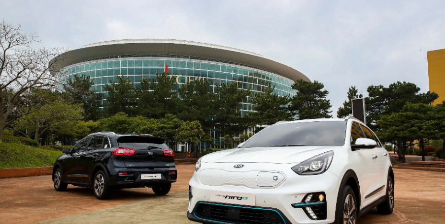 رونمایی از نیروی الکتریکی کیا/ طی مسافت 380 کیلومتری با یک بار شارژ رونمایی از نیروی الکتریکی کیا/ طی مسافت 380 کیلومتری با یک بار شارژ