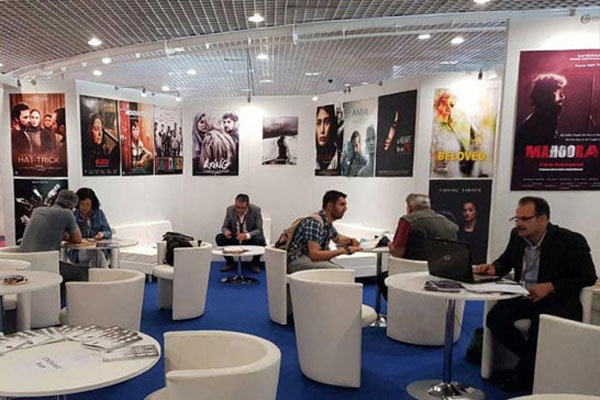 برپایی چتر سینمای ایران در بازار جشنواره کن برپایی چتر سینمای ایران در بازار جشنواره کن