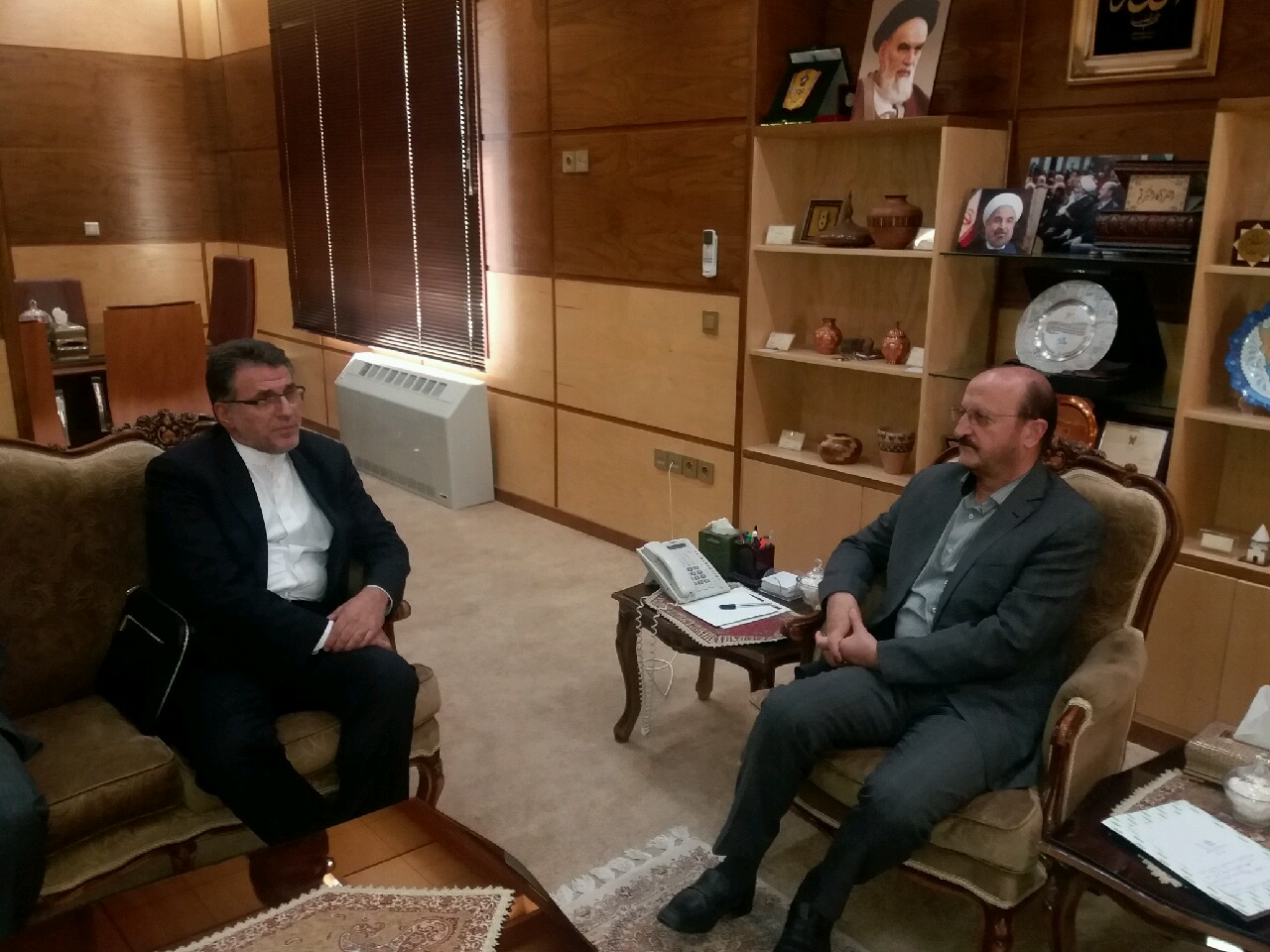 ضرورت آمادگي برای بهره گيری از ظرفيت ایرانیان مقیم خارج از کشور ضرورت آمادگي برای بهره گيری از ظرفيت ایرانیان مقیم خارج از کشور