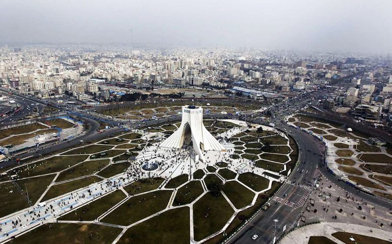 ساعت کاری ادارات و بانک های تهران: 6 صبح تا 14 ساعت کاری ادارات و بانک های تهران: 6 صبح تا 14