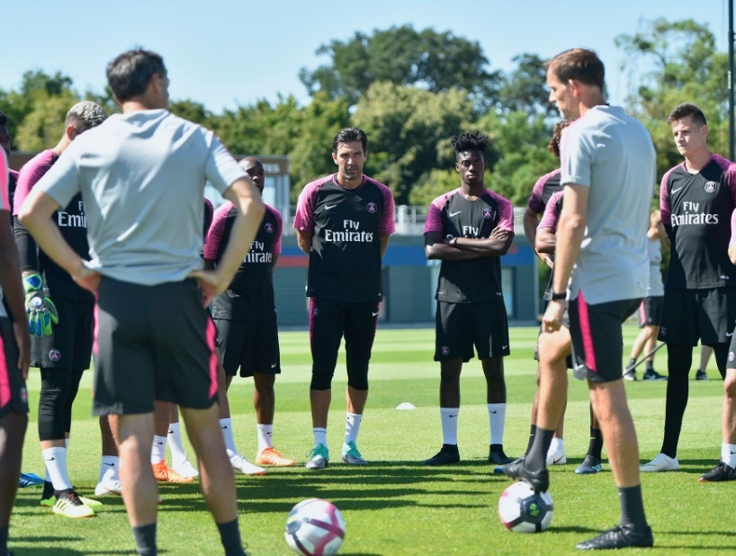 تصویری از حضور بوفون در تمرینات پاریسنژرمن تصویری از حضور بوفون در تمرینات پاریسنژرمن