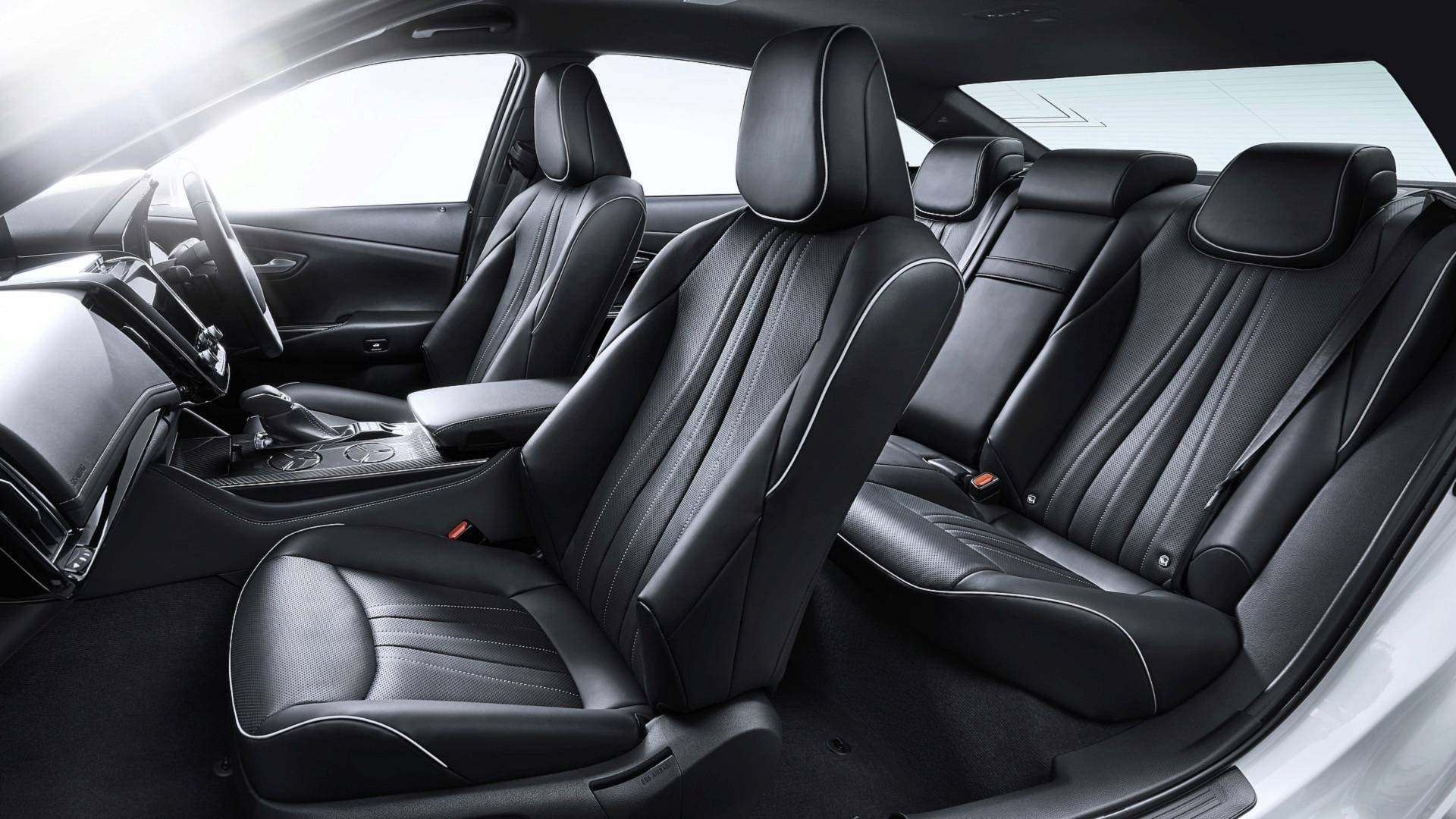 نمایش نسل جدید کراون تویوتا/ لوکس، شیک و فناورانه نمایش نسل جدید کراون تویوتا/ لوکس، شیک و فناورانه