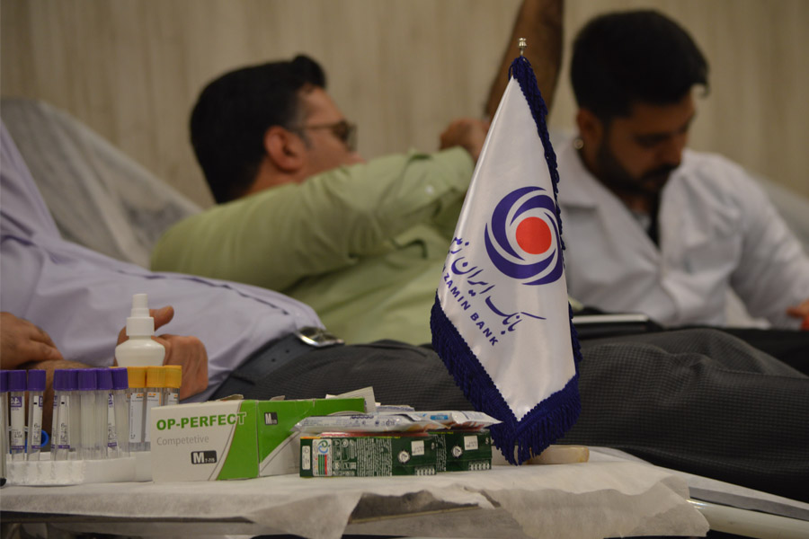 اهدای خون کارکنان بانک ایران زمین