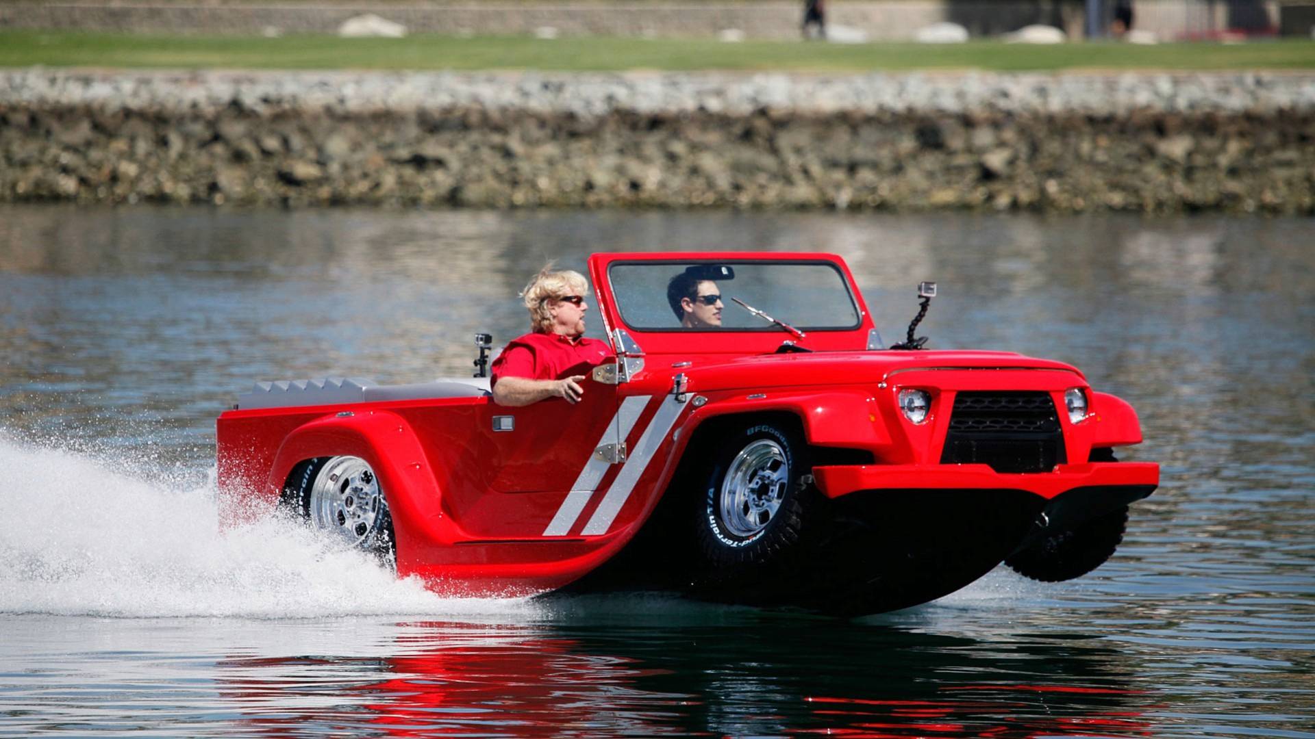 خودروهای دوزیست، حد واسط قایق و اتومبیل خودروهای دوزیست، حد واسط قایق و اتومبیل