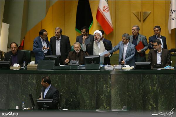 حق با من است چون بلند داد می&zwnj;زنم!