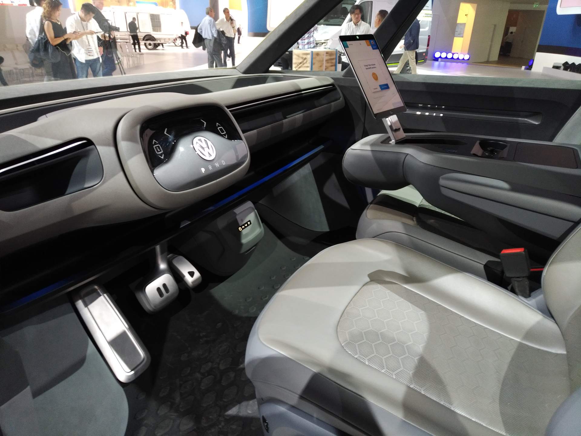 پیش نمایش ون تمام الکتریکی باری فولکس&zwnj;واگن