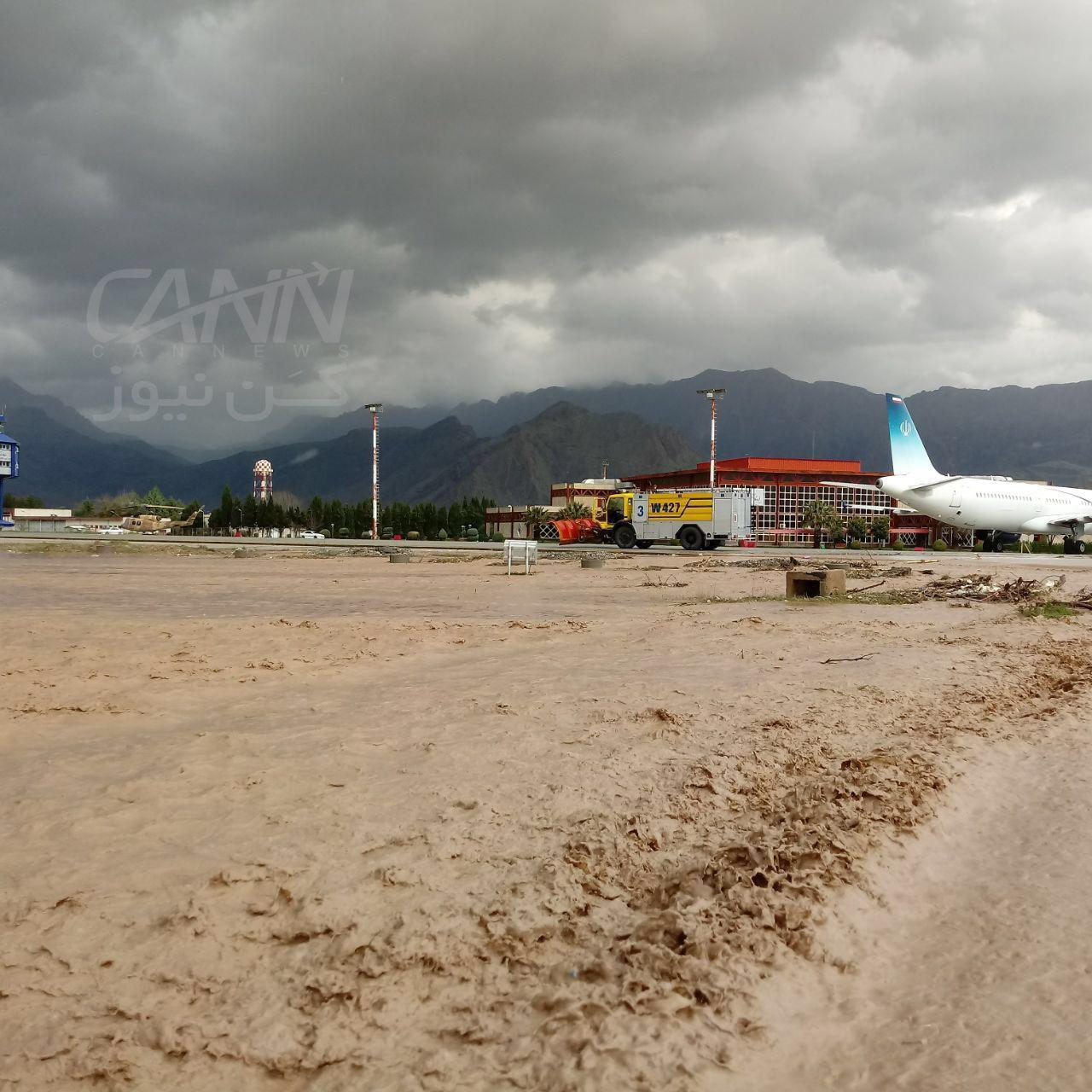 سیل فرودگاه خرم&zwnj;آباد را تعطیل کرد