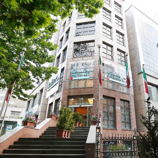 چراغ دی سبز می شود