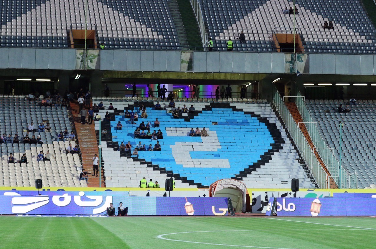 حواشی دیدار استقلال - سپیدرود/ خداحافظی خسرو حیدری و شعار علیه وزارت ورزش حواشی دیدار استقلال - سپیدرود/ خداحافظی خسرو حیدری و شعار علیه وزارت ورزش