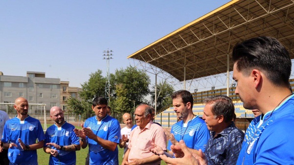 برگزاری مراسم معارفه زرینچه در تمرین استقلال + عکس برگزاری مراسم معارفه زرینچه در تمرین استقلال + عکس