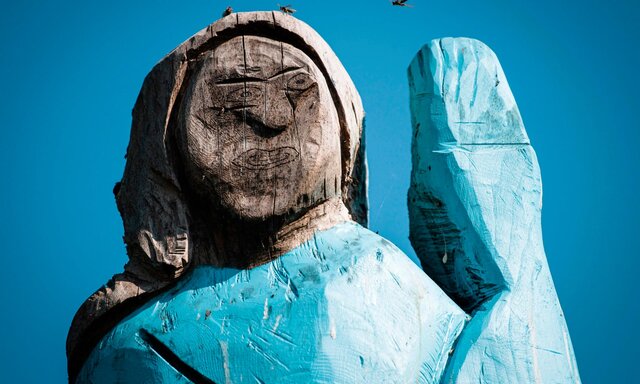 ساخت مجسمه&zwnj;ای عجیب از همسر ترامپ