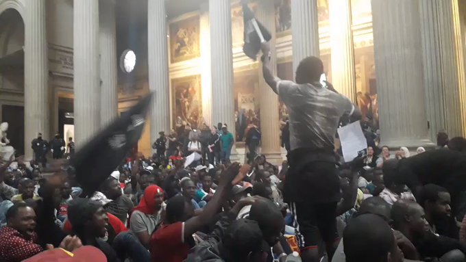 خشونت در پاریس؛ جلیقه&zwnj;سیاه&zwnj;ها&zwnj; پانتئون را اشغال کردند (+عکس)