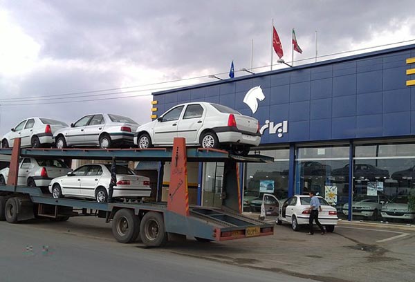 ایران خودرو روز گذشته 3 هزار خودرو به مشتریان تحویل داد/ تحویل 20 هزار خودرو تا 2 شهریور ایران خودرو روز گذشته 3 هزار خودرو به مشتریان تحویل داد/ تحویل 20 هزار خودرو تا 2 شهریور