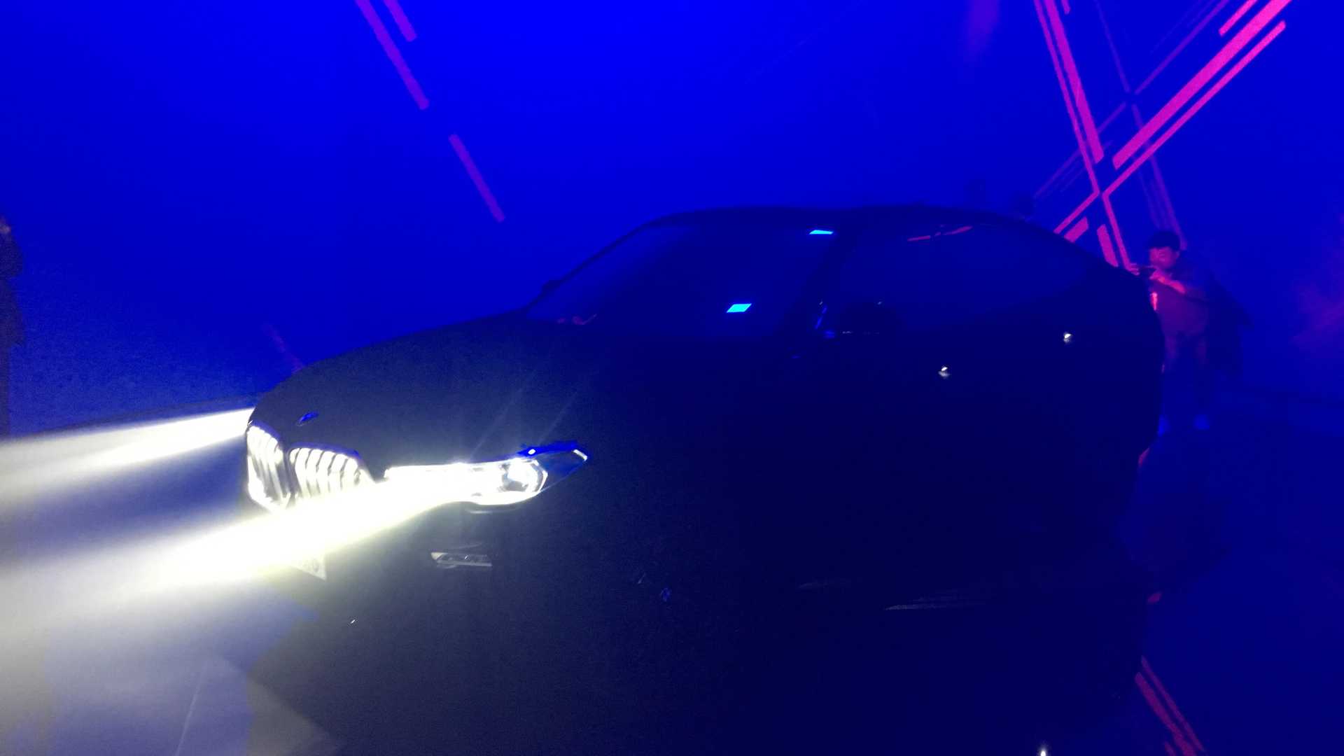 مشکی&zwnj;ترین خودروی جهان در نمایشگاه فرانکفورت (+عکس)