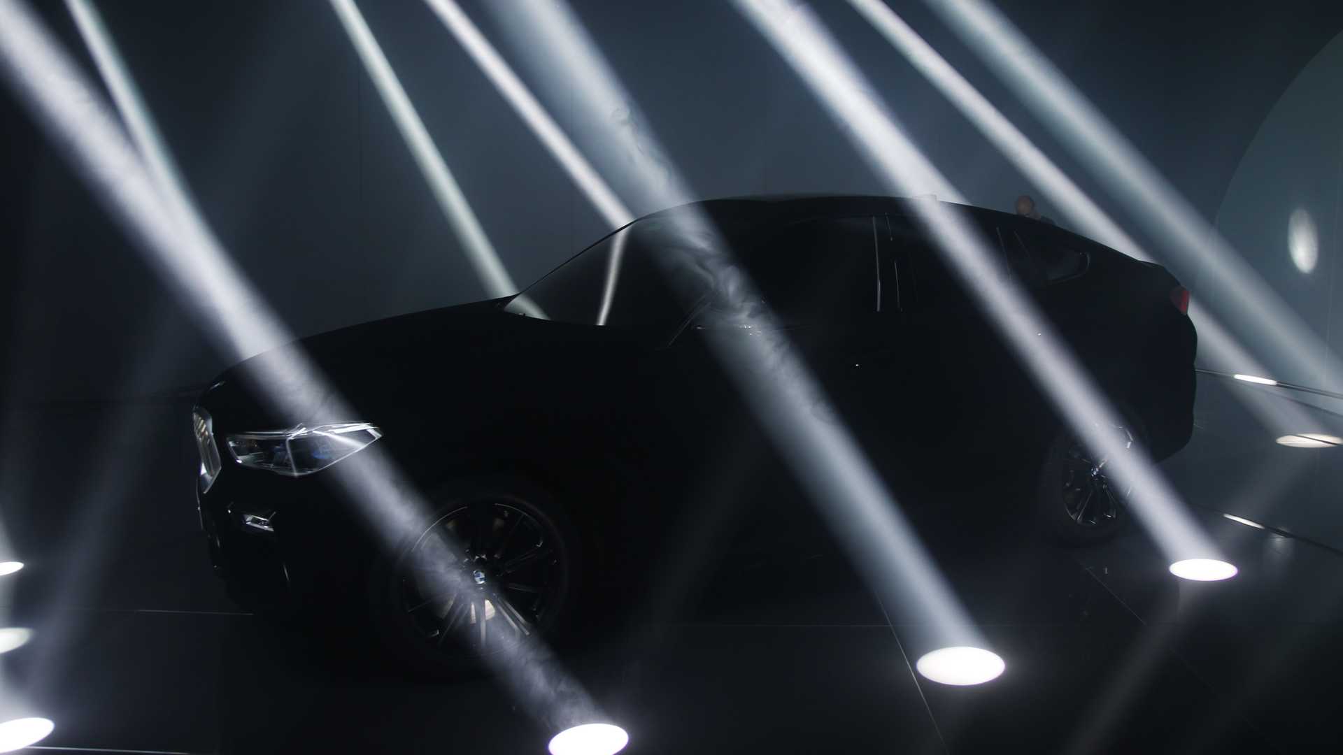 مشکی&zwnj;ترین خودروی جهان در نمایشگاه فرانکفورت (+عکس)