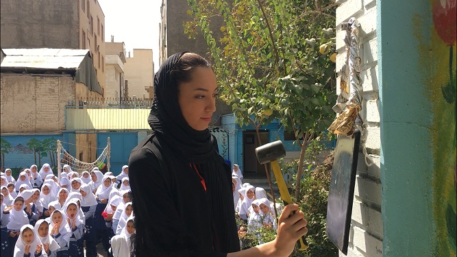 زنگ آغاز سال تحصیلی امسال با قهرمان المپیک، کیمیا علیزاده