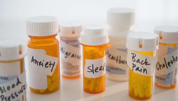 7 دلیل دارویی برای یبوست