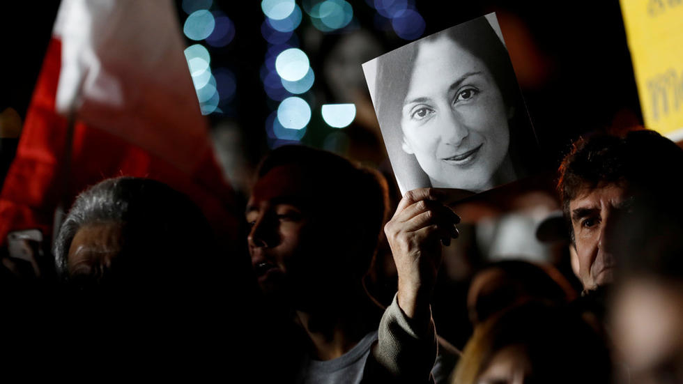 سقوط نخست وزیر به دنبال قتل یک خبرنگار