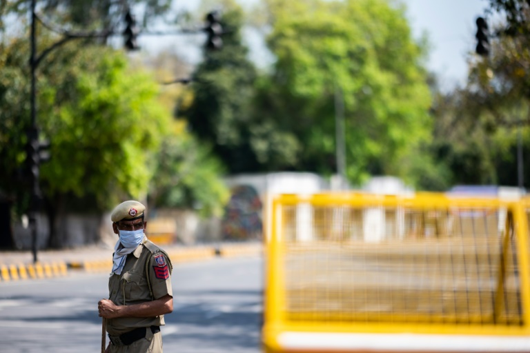 مخالفت ترامپ با ادامه قرنطینه: شرکت ها و شغل ها را از دست می دهیم؛ کشته&zwnj;های رکود اقتصادی بیشتر است/ یک سوم جهان در قرنطینه/ جلسه شورای امنیت هم غیرحضوری شد