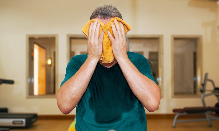 عرق و 10 دلیل بوی سرکه&zwnj;ای آن