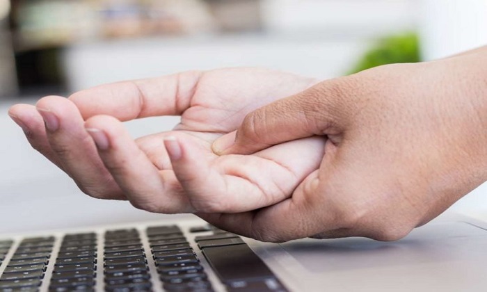 10 دلیل بروز ضعف در دست&zwnj;