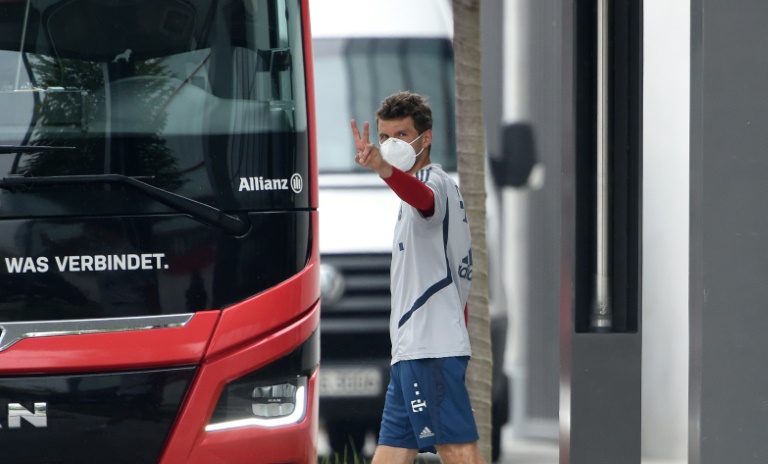 آغاز مجدد بوندس لیگا/ توماس مولر با ماسک محافظتی