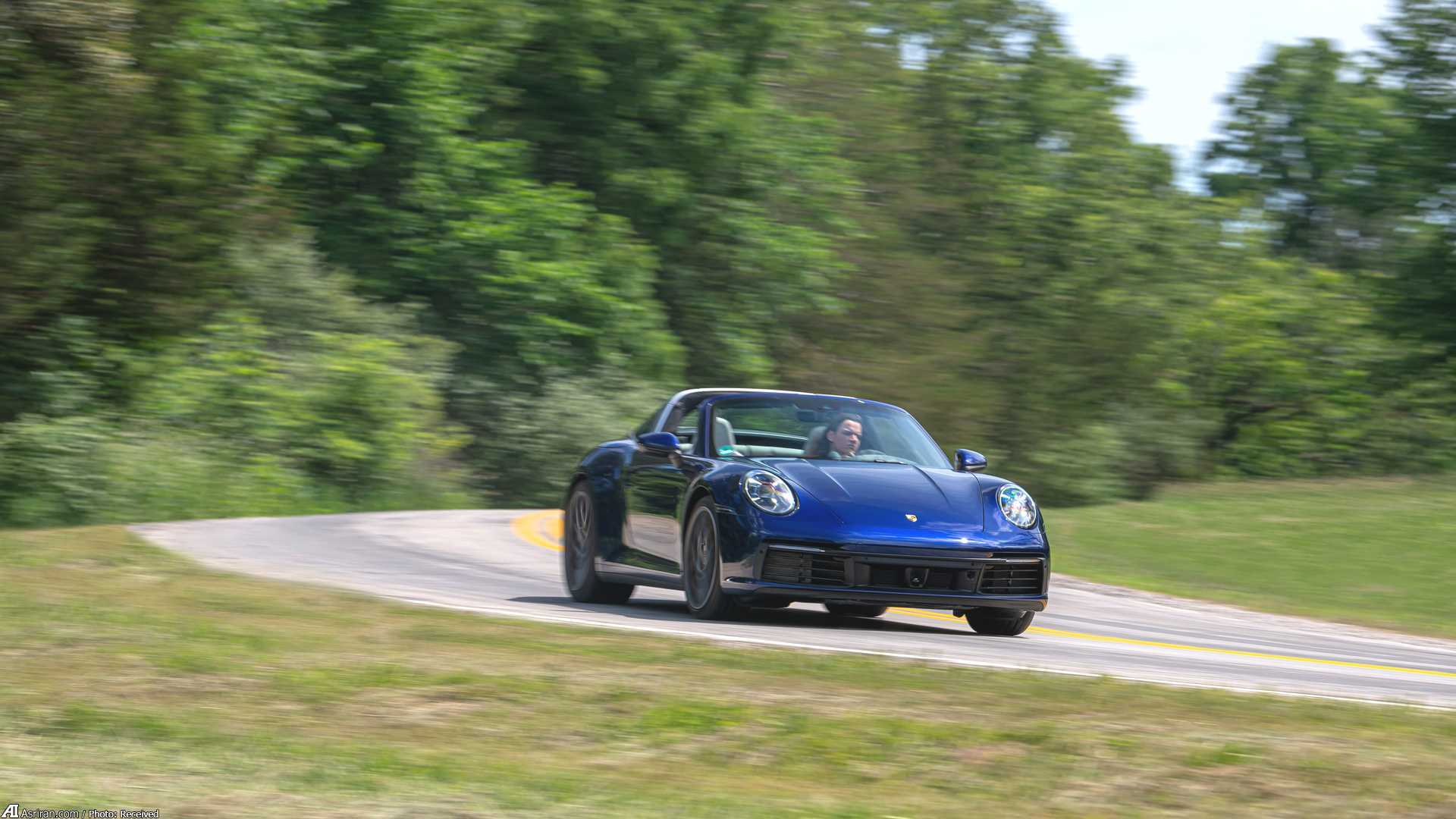 پورشه 911 تارگا 4؛ خودرویی که باتوجه به مکانیسم سقف نامگذاری شده است (+تصاویر)