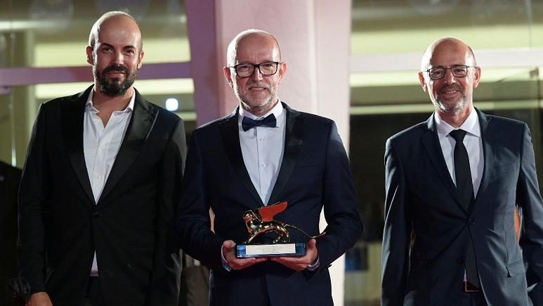 شیر طلایی ونیز در دستان «عشایر»؛ سینمای ایران ۳ جایزه از آن خود کرد شیر طلایی ونیز در دستان «عشایر»؛ سینمای ایران ۳ جایزه از آن خود کرد