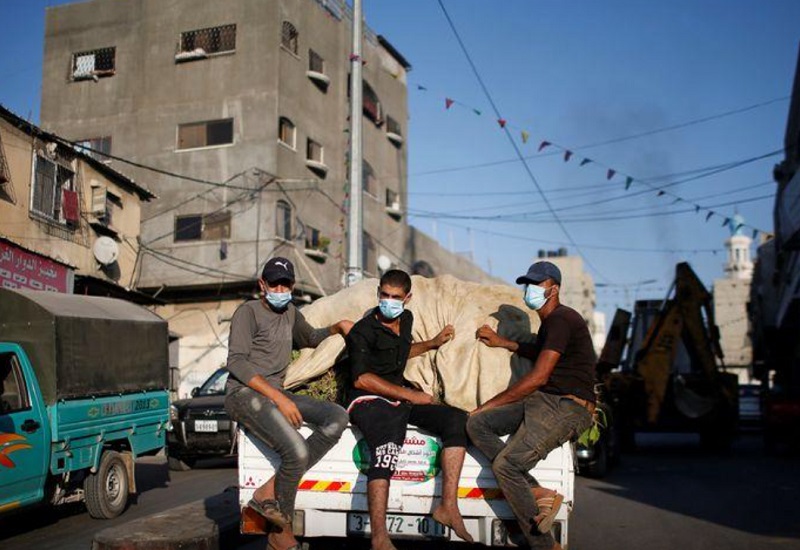 ماسک، راهکار مردم در منطقه شلوغ غزه