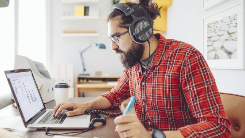 دورکاری عامل افزایش تعصب و نژادپرستی