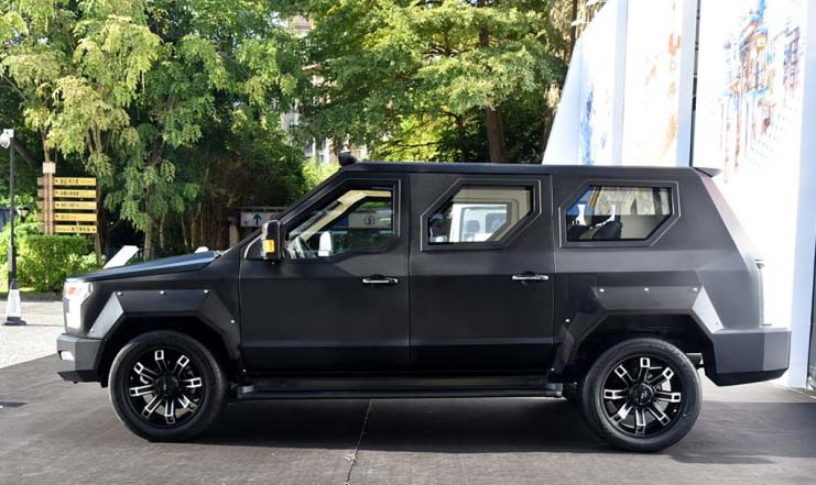 شاسی بلند چینی با ظاهر متفاوت؛ از یک جان سخت ضدگلوله تا (+عکس) شاسی بلند چینی با ظاهر متفاوت؛ از یک جان سخت ضدگلوله تا (+عکس)