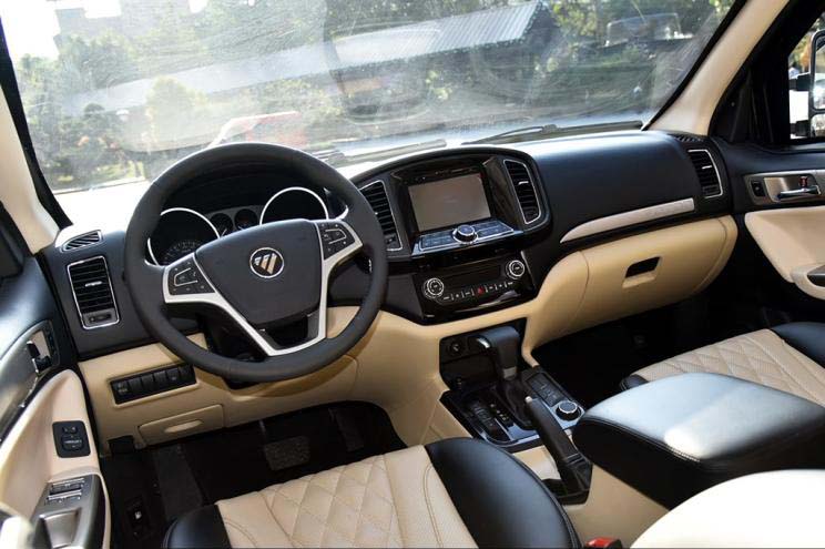 شاسی بلند چینی با ظاهر متفاوت؛ از یک جان سخت ضدگلوله تا (+عکس) شاسی بلند چینی با ظاهر متفاوت؛ از یک جان سخت ضدگلوله تا (+عکس)