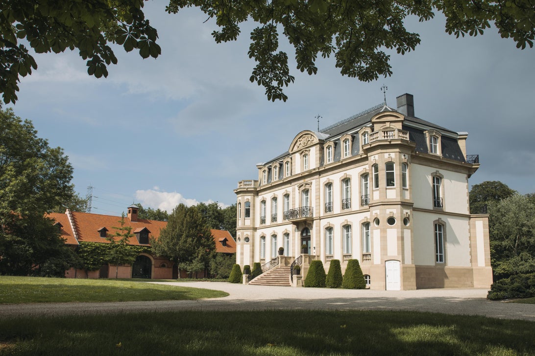 بوگاتی شیرون چگونه تولید می شود؛ ترکیب هنر و مهندسی در یک 