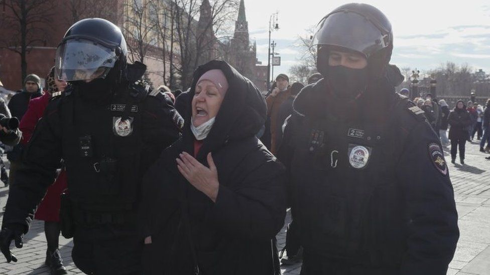 تظاهرات ضد جنگ روسیه؛ دستگیری 4300 نفر/ 4300 &nbsp;بازداشتی در تظاهرات ضد جنگ روسیه