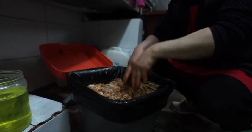 سطل مخصوص زباله مواد غذای در رستوران کره جنوبی