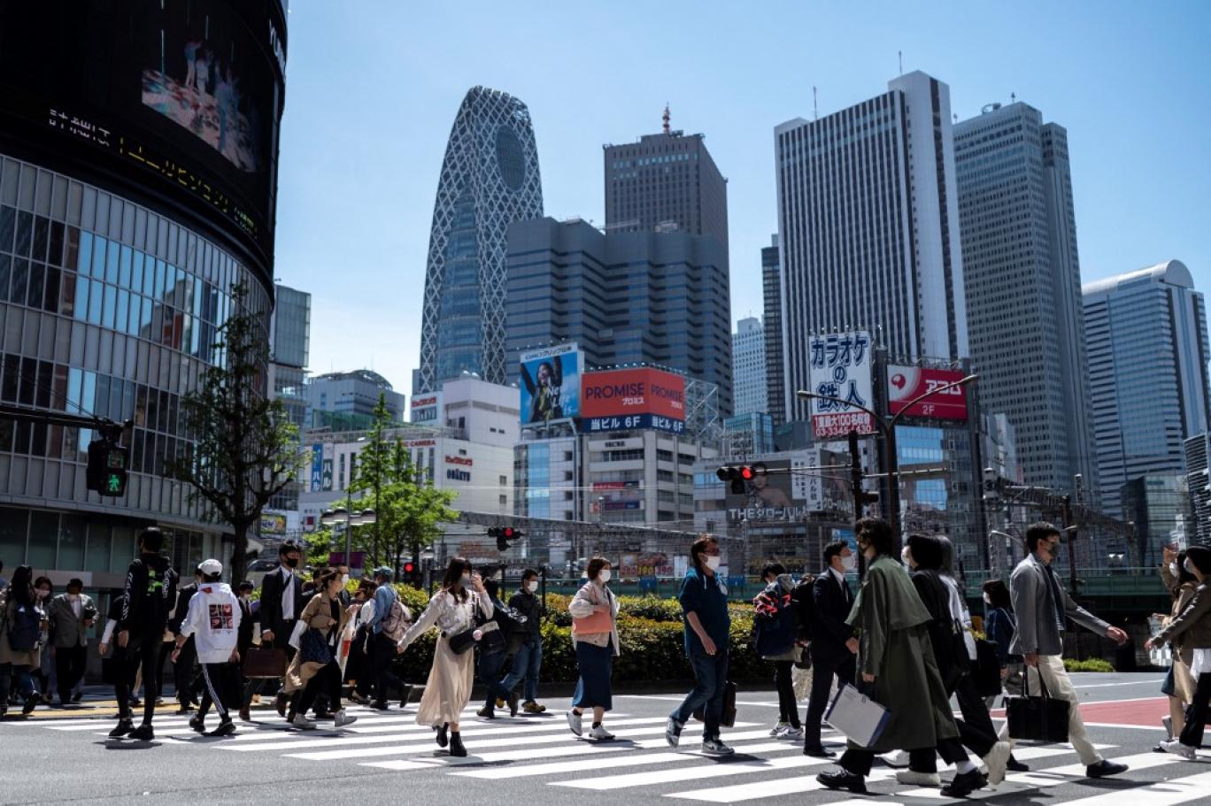 فشار دولت ژاپن به شرکتها: هفته کاری 4 روزه شود فشار دولت ژاپن به شرکتها: هفته کاری 4 روزه شود