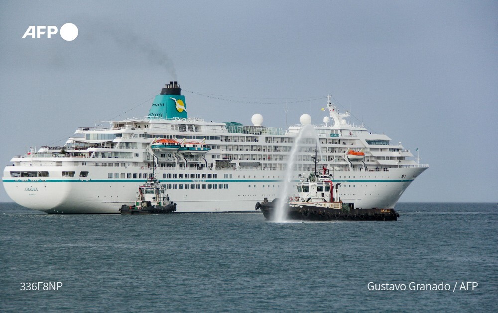 برای اولین بار بعد از 15 سال / کشتی گردشگران اروپایی به ونزوئلا رفت (+عکس)