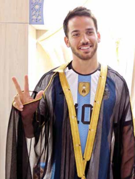 تبلیغ جهانی مسی برای عبای عربی