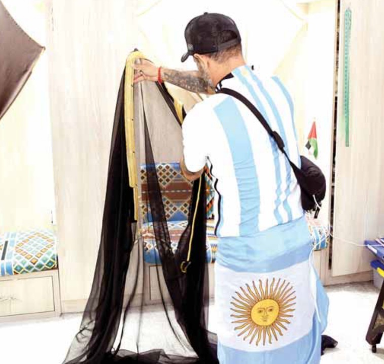 تبلیغ جهانی مسی برای عبای عربی