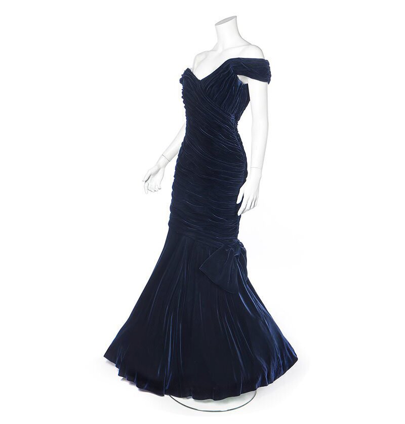 لباس پرنسس دایانا با قیمت ۱۲۰ هزار دلار به مزایده گذاشته خواهد شد (+عکس)