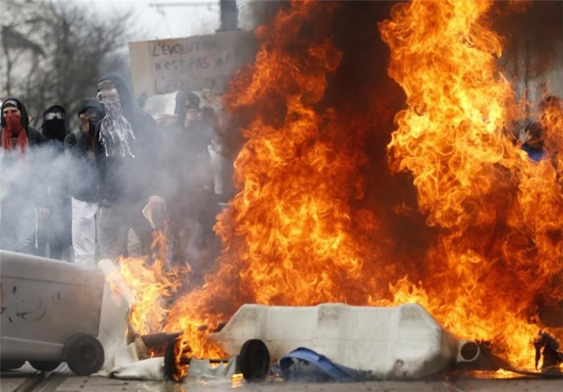 وزارت خارجه: ایران نگران جان معترضان فرانسوی است/ پلیس فرانسه مراقب باشد