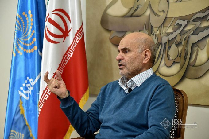 فرشاد مؤمنی، اقتصاددان: احتمال افزایش قیمت «حامل‌های انرژی» در سال آینده بسیار است/ بدنه حکومت از نظر کیفیت کارشناسی با یک سقوط بی سابقه روبه‌رو شده