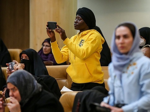 کنگرۀ زنان تأثیرگذار؛ جای خالی زنان هنرمند و روزنامه‌نگار و شاعر و فعال مدنی ولو از همان بورکینافاسو!