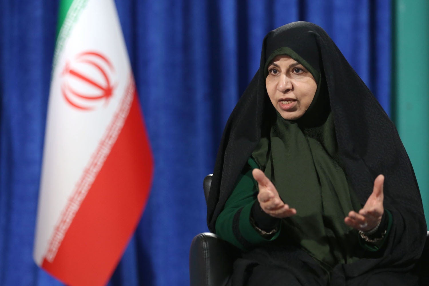 دستجردی: معجزه نگاه ارزشمند و اعتماد امام (ره) موجب تحول زنان شد/ در تربیت جوانان کوتاهی کردیم