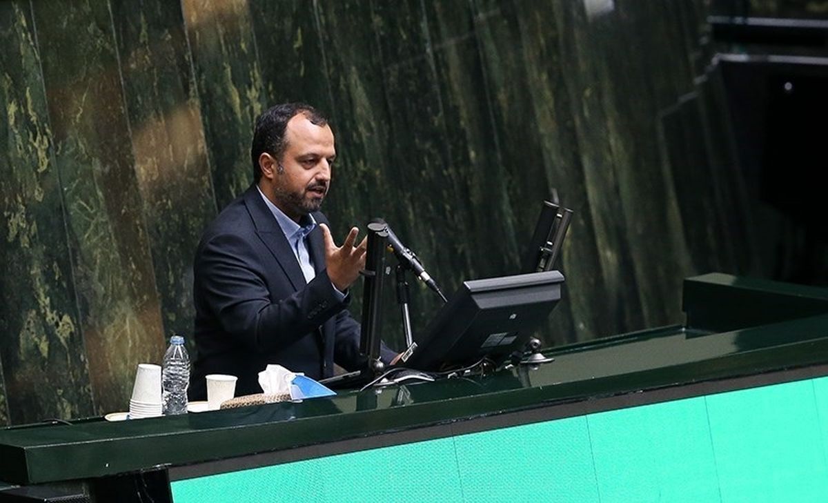 عضو هیئت رئیسه مجلس :
مماشات مجلس با خاندوزی جواب نداد؛ استیضاح کلید خورد