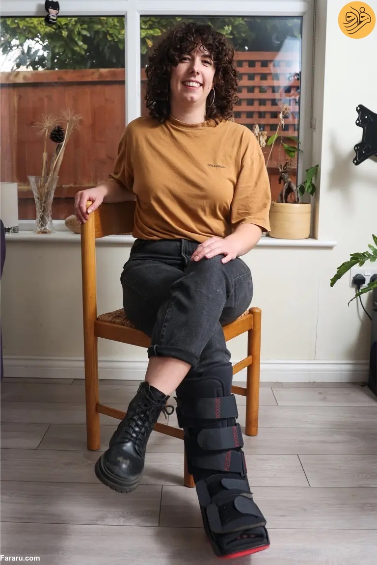 دلفین بخشی از پای زن شناگر را خورد (+عکس)